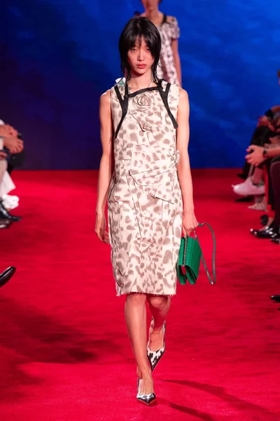 Look 11